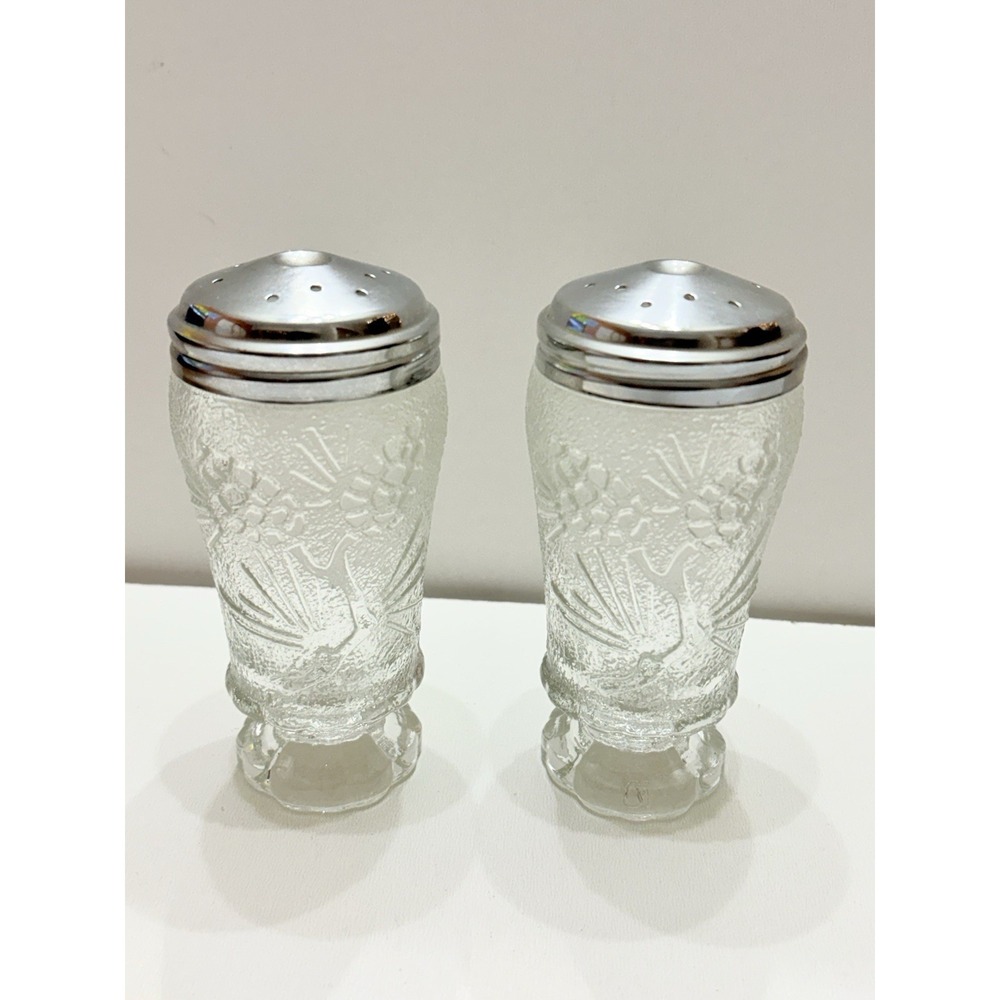 Vintage Tiara Ponderosa Pine Needle & Pinecone Salt‎ and Pepper Glass Shakers